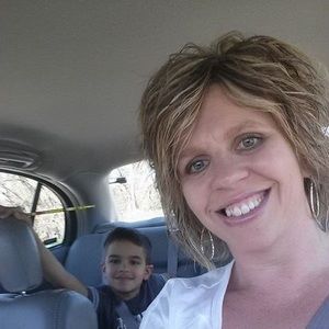 Meet your Posher, Lora